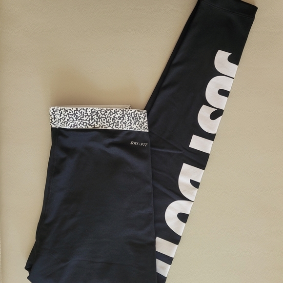 Nike Compression Leggings Size M - Picture 2 of 3